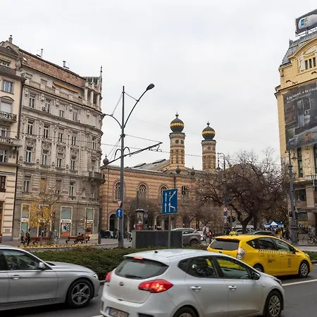 Diamond - Charles * Budapest
